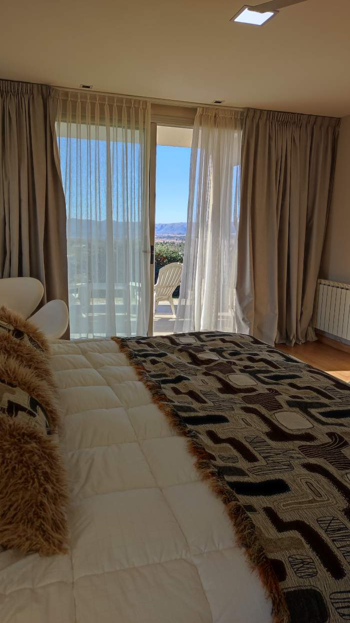 CASA DE ENSUEÑO EN BARRIO CERRADO VALLE DE CALAMUCHITA