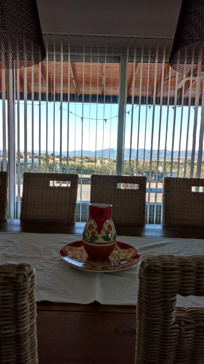 CASA DE ENSUEÑO EN BARRIO CERRADO VALLE DE CALAMUCHITA