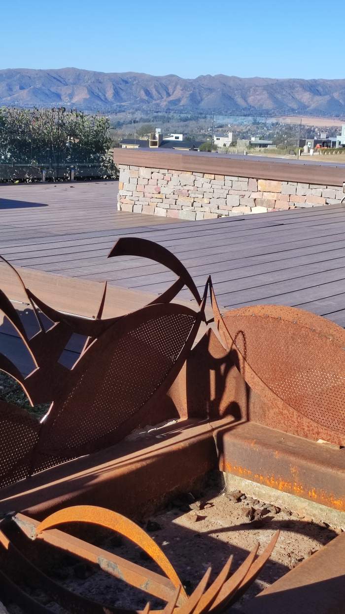 CASA DE ENSUEÑO EN BARRIO CERRADO VALLE DE CALAMUCHITA