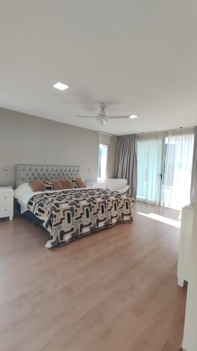 CASA DE ENSUEÑO EN BARRIO CERRADO VALLE DE CALAMUCHITA