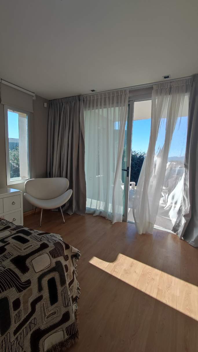 CASA DE ENSUEÑO EN BARRIO CERRADO VALLE DE CALAMUCHITA