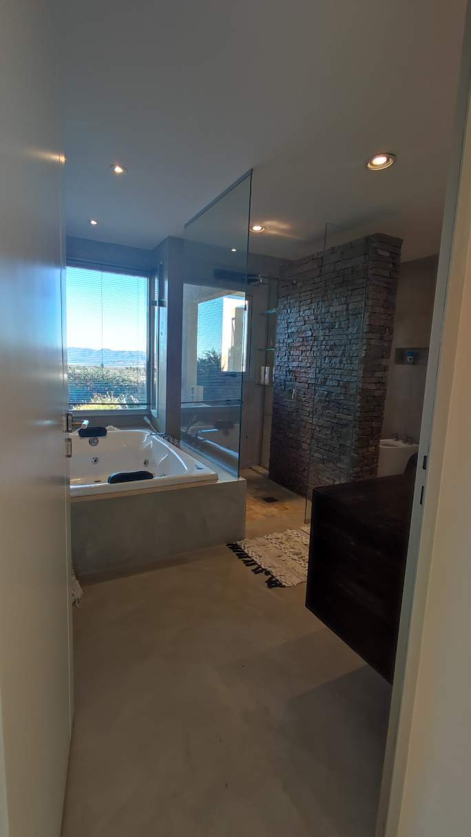 CASA DE ENSUEÑO EN BARRIO CERRADO VALLE DE CALAMUCHITA