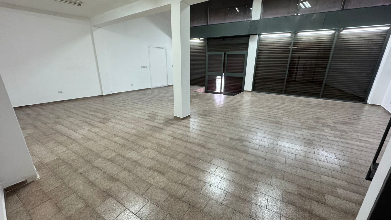 ALQUILER LOCAL COMERCIAL SOBRE JULIO ROCA GUEMES