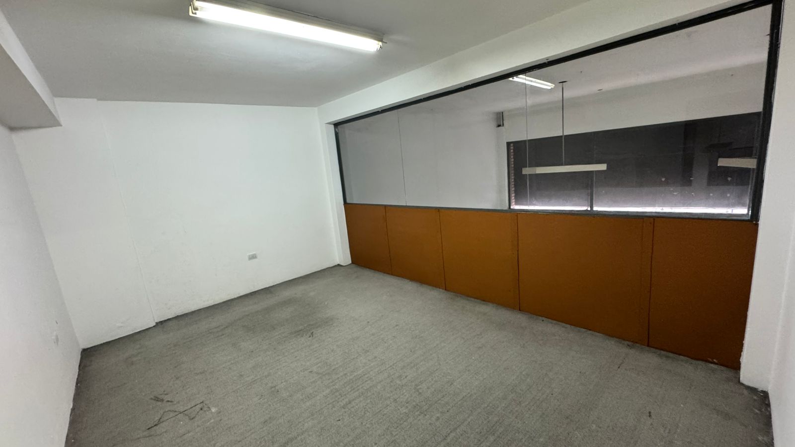 ALQUILER LOCAL COMERCIAL SOBRE JULIO ROCA GUEMES