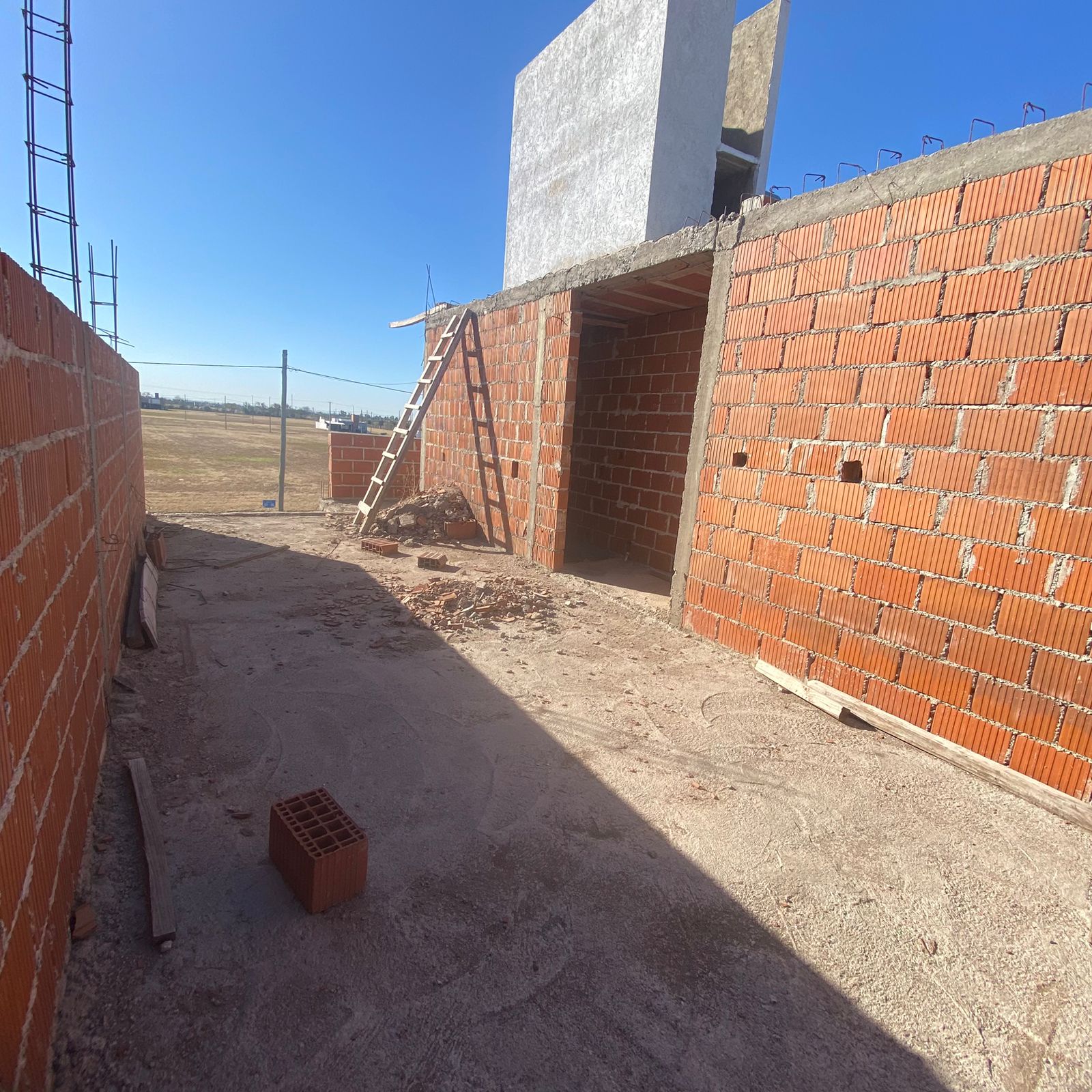 DUPLEX CUESTAS DE MANANTIALES 2D 2B - ATENCION DESARROLLISTAS