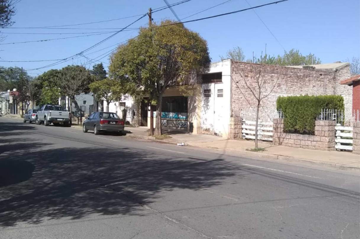 Casa   Local Comercial en Venta, La Cumbre - B° Marqués de Sobremonte - 2 Dormitorios