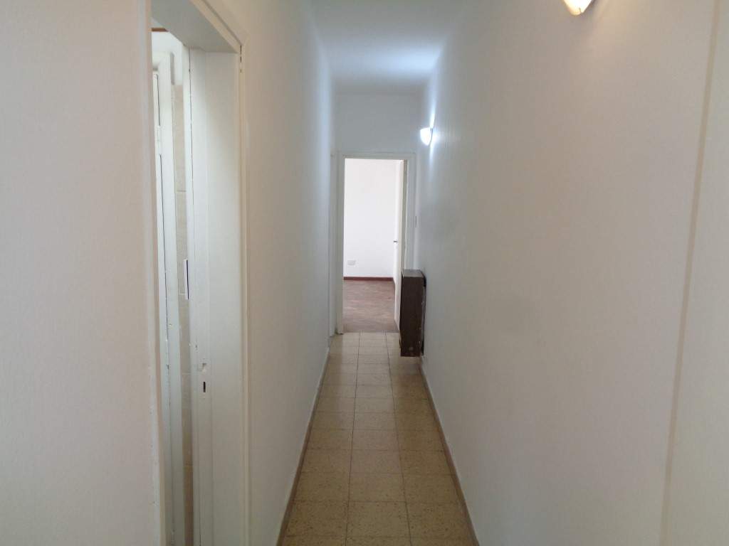 Barrio Villa Cabrera - Casa de 2 Dormitorios, Amplia y Luminosa con Cocina Comedor y Patio con Asador. Escritura y Posesión Inmediata