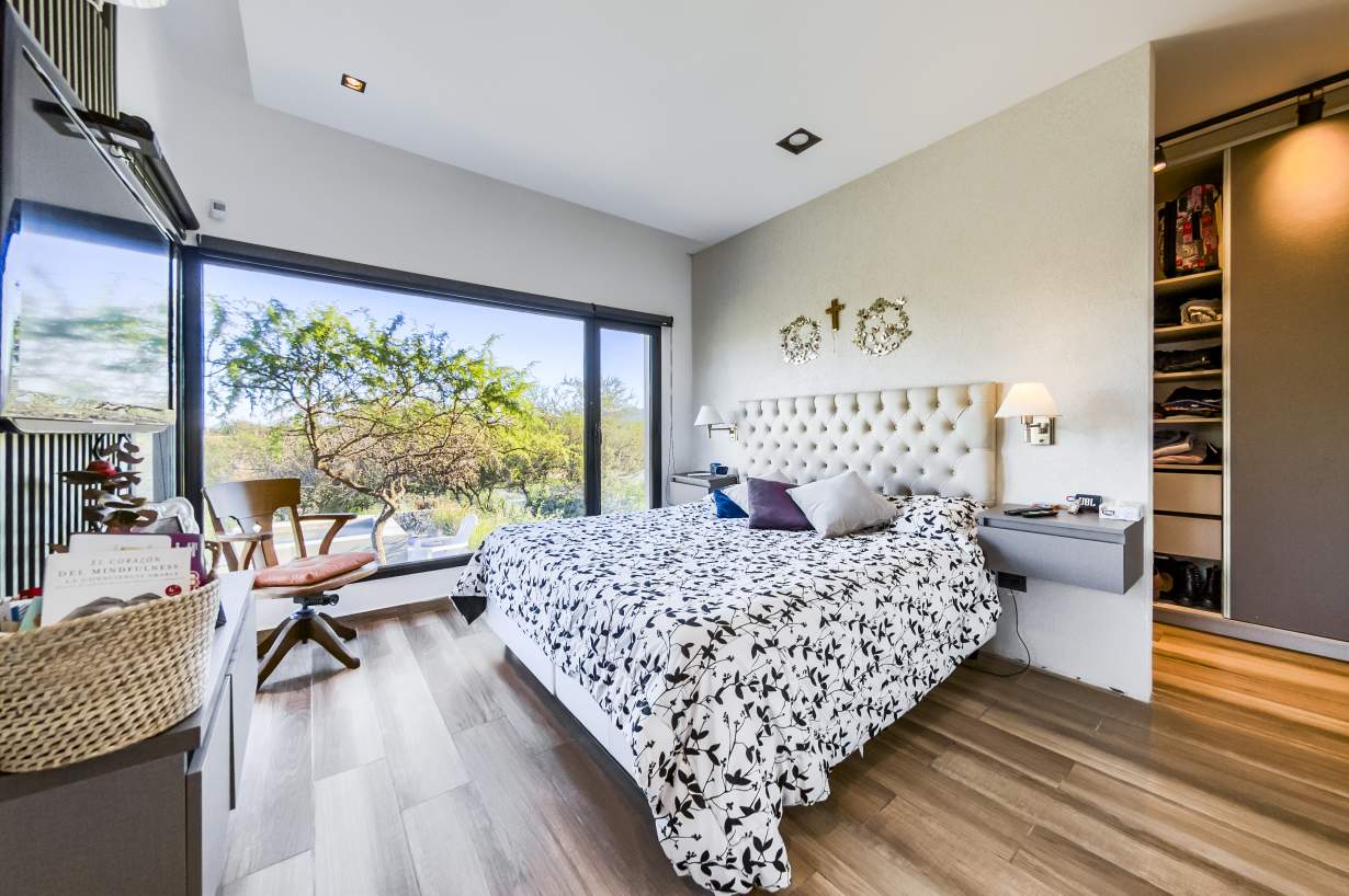 Alquilo casa en el Terrón 4 dor.