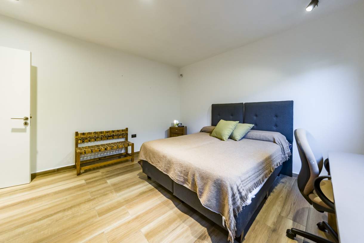 Alquilo casa en el Terrón 4 dor.