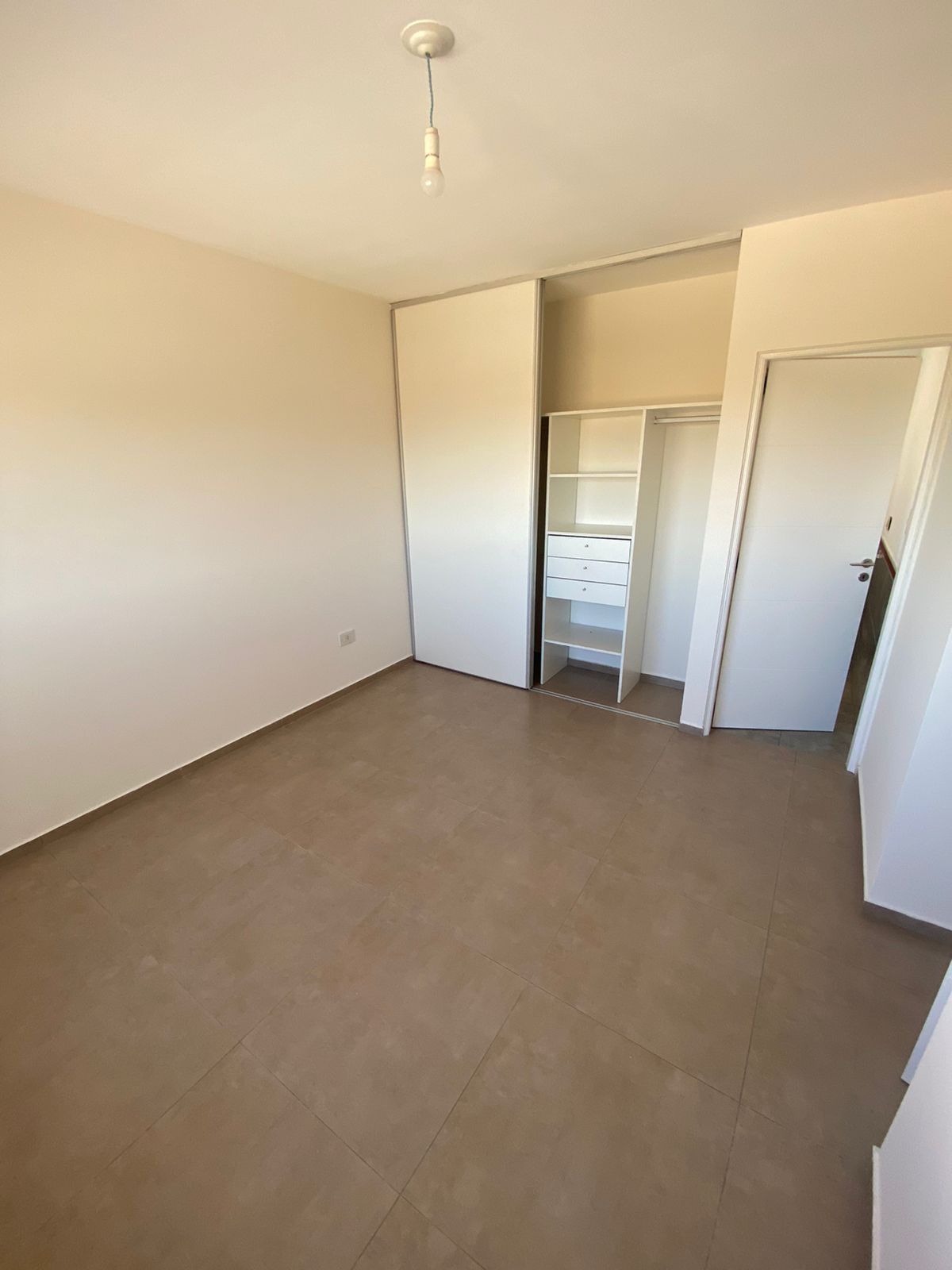 EXCELENTE DUPLEX EN ALQUILER EN ALTOS DE MANANTIALES