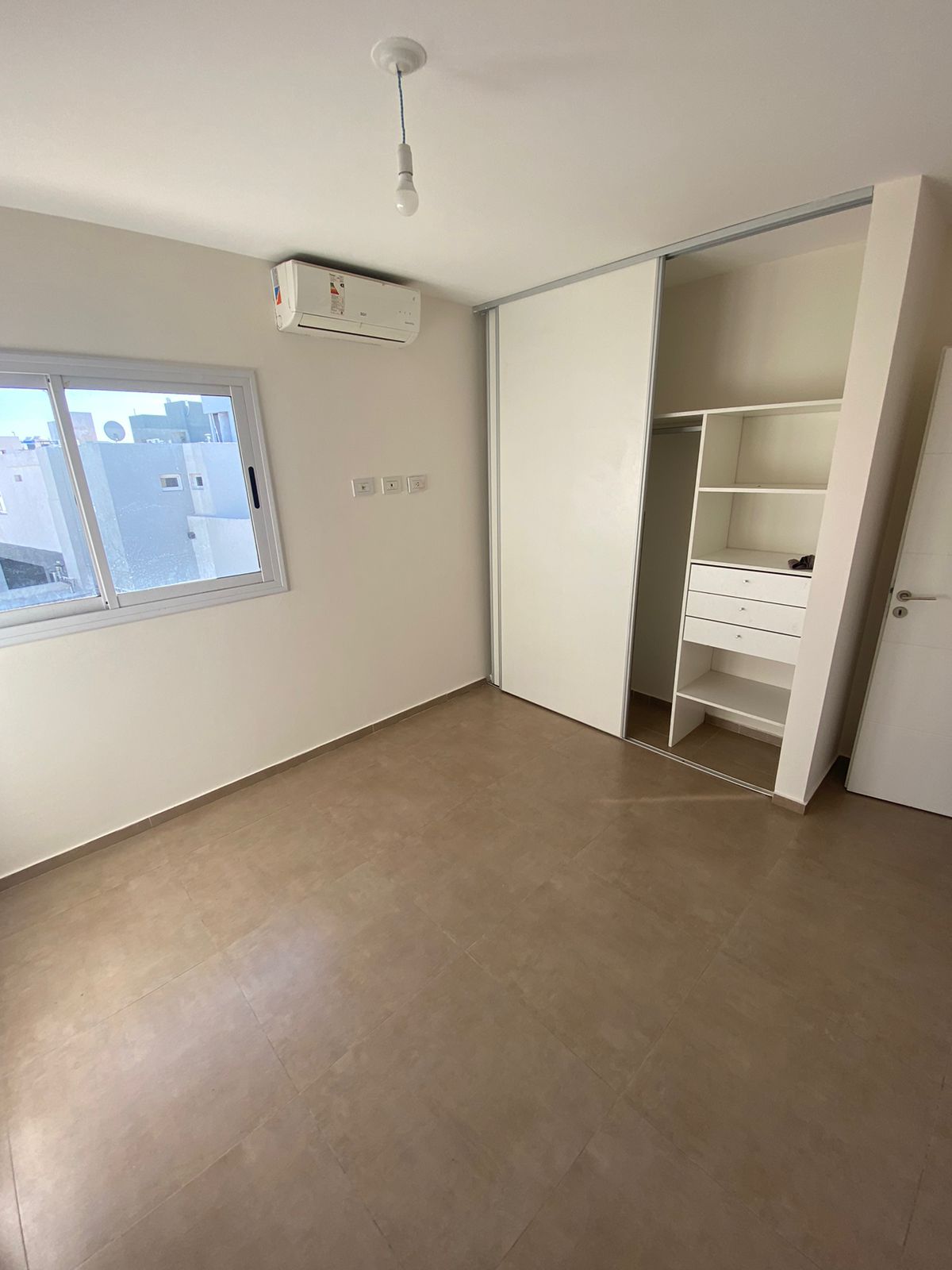 EXCELENTE DUPLEX EN ALQUILER EN ALTOS DE MANANTIALES