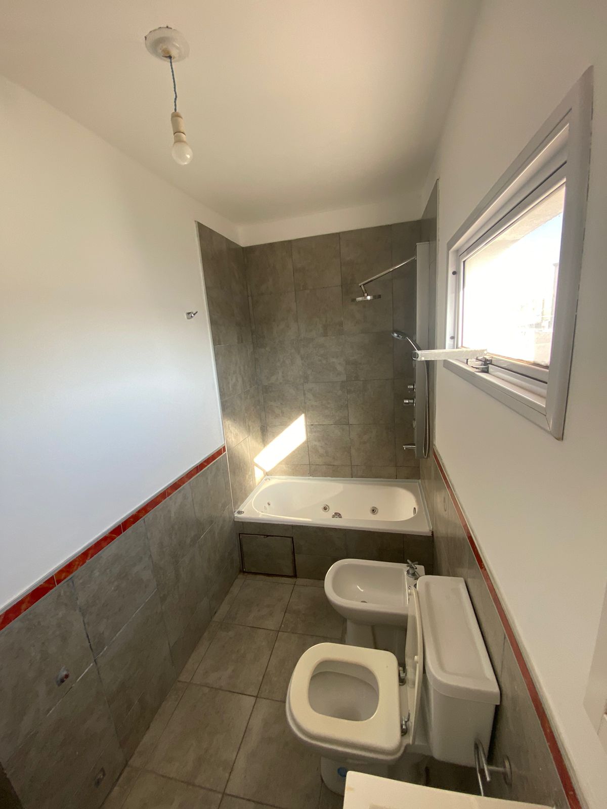 EXCELENTE DUPLEX EN ALQUILER EN ALTOS DE MANANTIALES