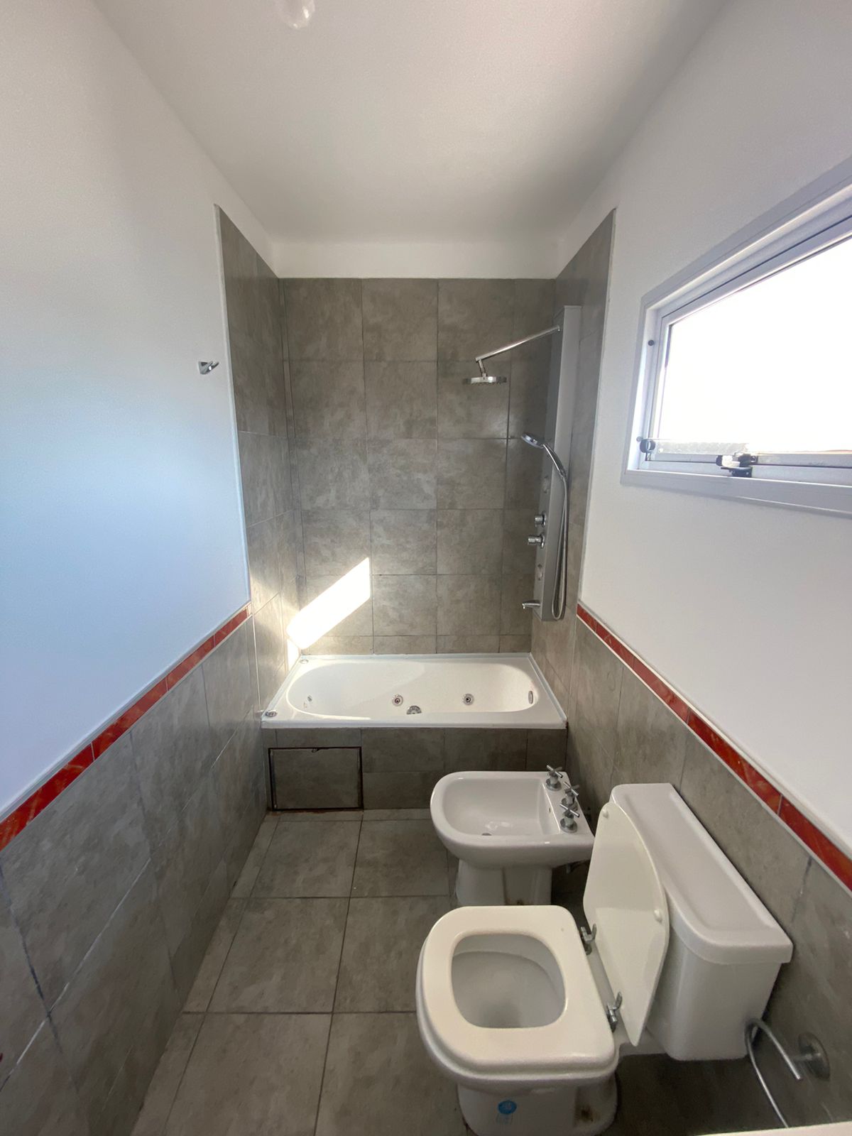 EXCELENTE DUPLEX EN ALQUILER EN ALTOS DE MANANTIALES