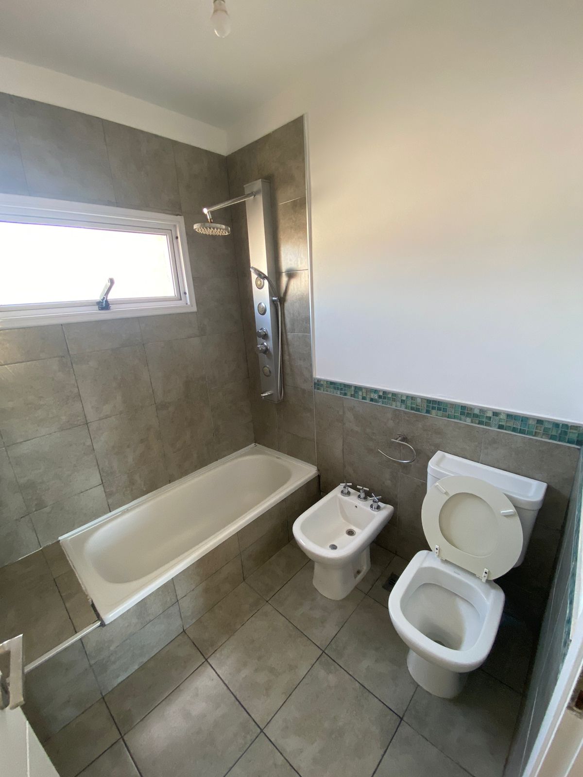 EXCELENTE DUPLEX EN ALQUILER EN ALTOS DE MANANTIALES