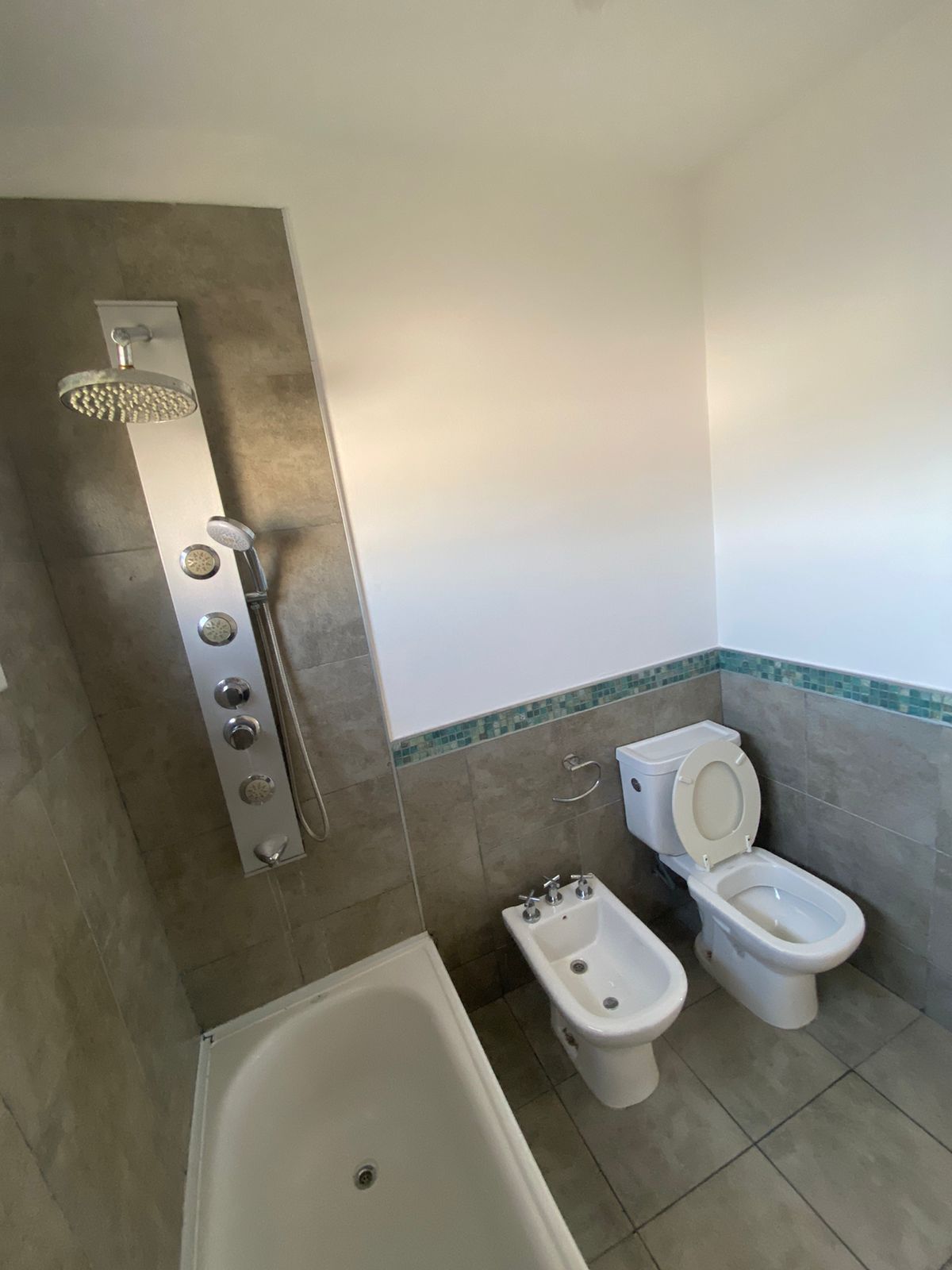 EXCELENTE DUPLEX EN ALQUILER EN ALTOS DE MANANTIALES