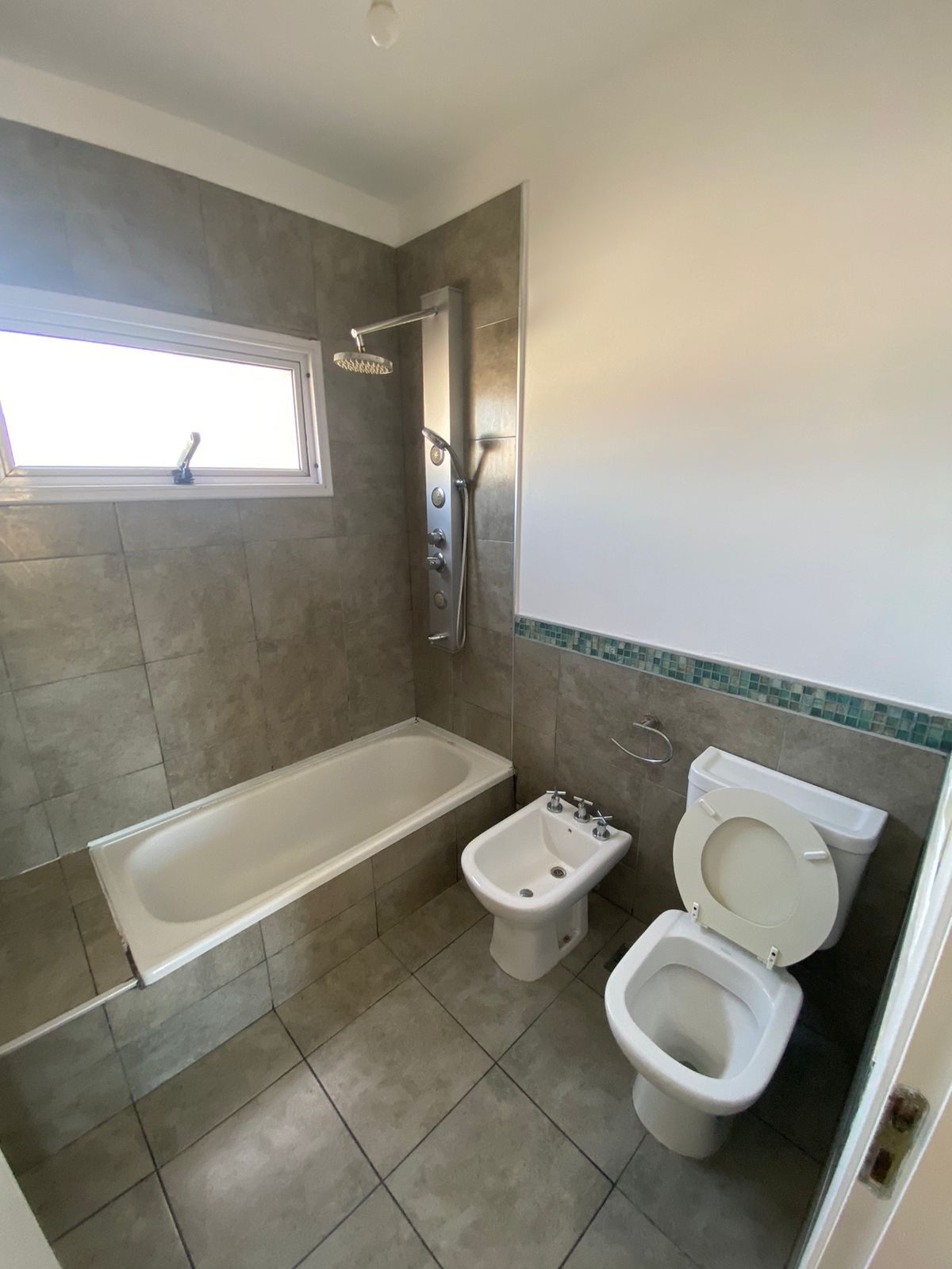 EXCELENTE DUPLEX EN ALQUILER EN ALTOS DE MANANTIALES