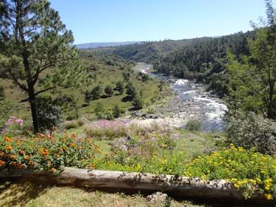 Alquiler Temporal Casa -Los Espinillos (Potrero de Garay)-Vista y Bajada al Río-Playa privada.