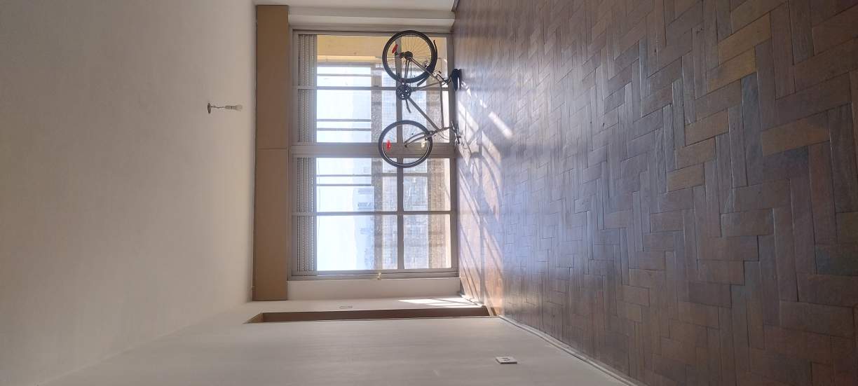 Departamento en Alquiler en piso alto de 4 Dormitorios con cochera, seguridad y excelente vista