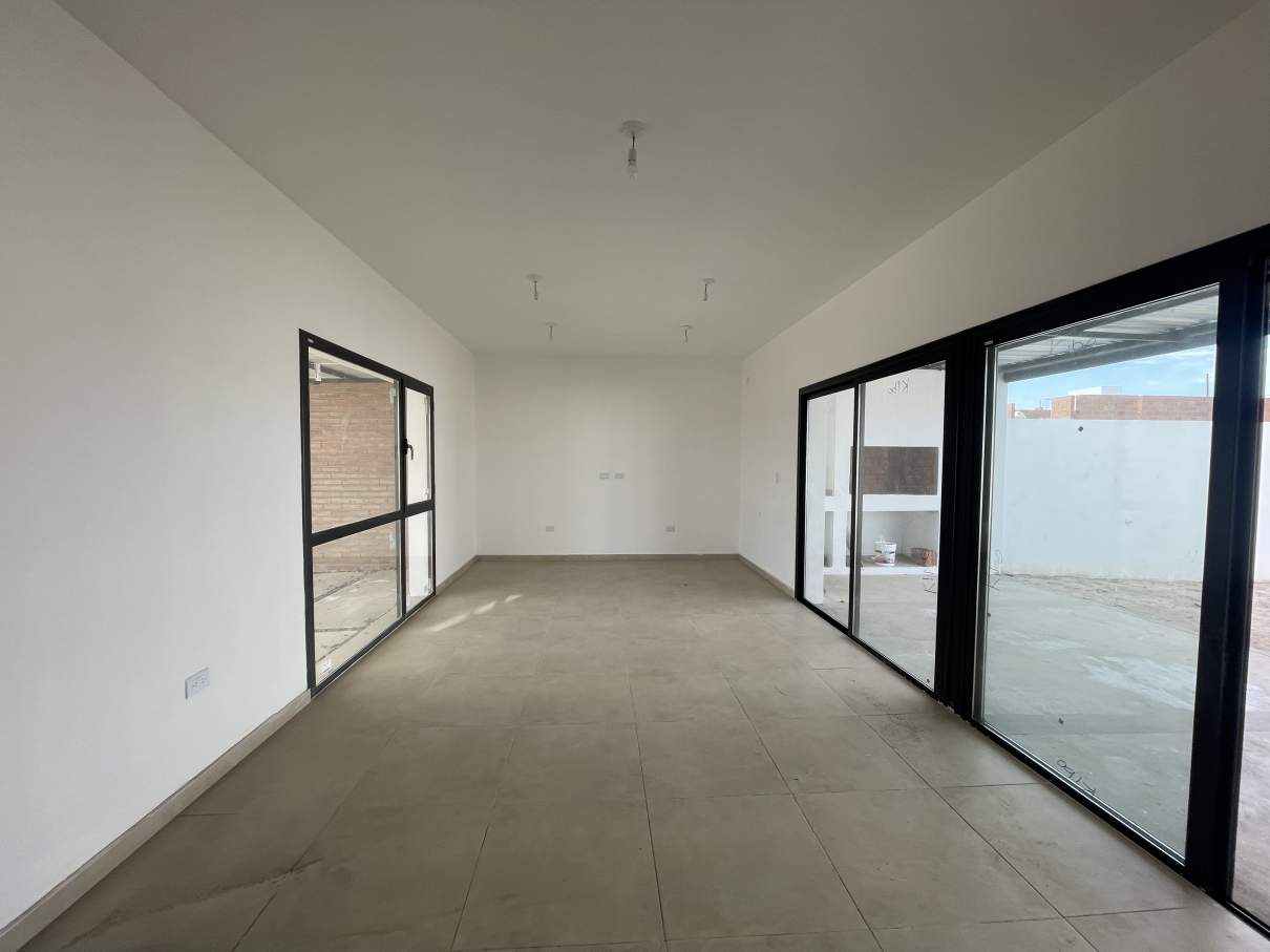 Casa a Estrenar en Venta  3 Dormitorios  Quebrada de Manantiales, Zona Sur