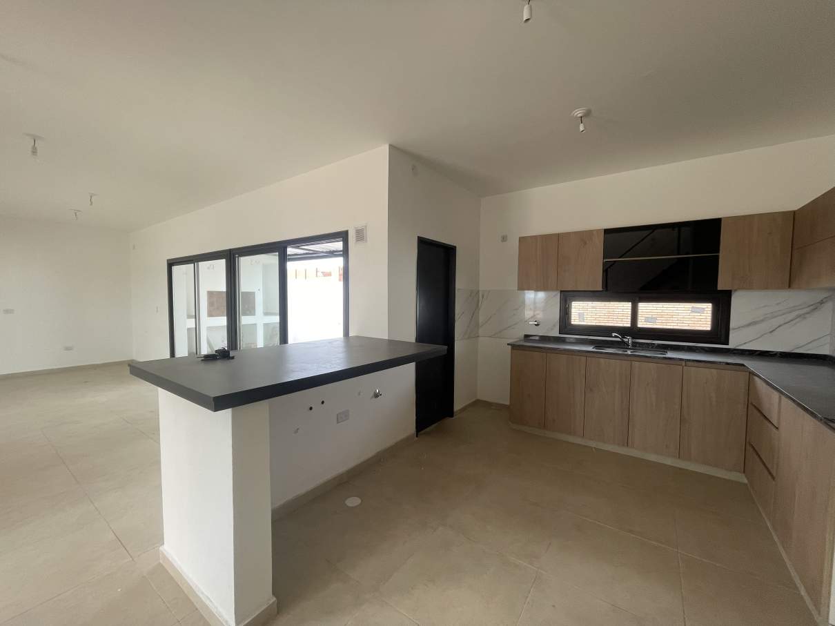 Casa a Estrenar en Venta  3 Dormitorios  Quebrada de Manantiales, Zona Sur