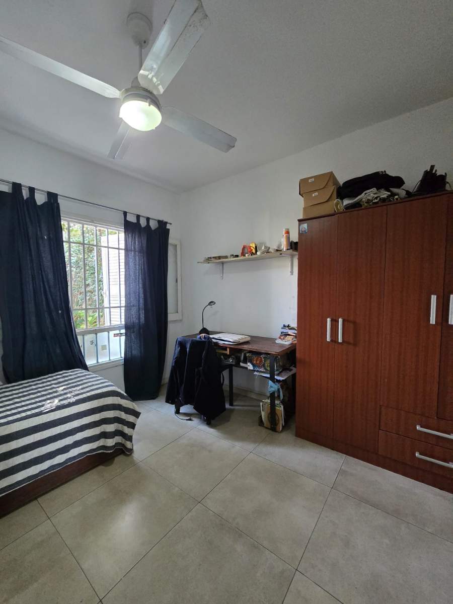 VENTA CASA EN BARRIO JARDIN DE 4 DORMITORIOS C GRAN PATIO EN EXCELENTE ESTADO !!! NO TE LA PIERDAS!!