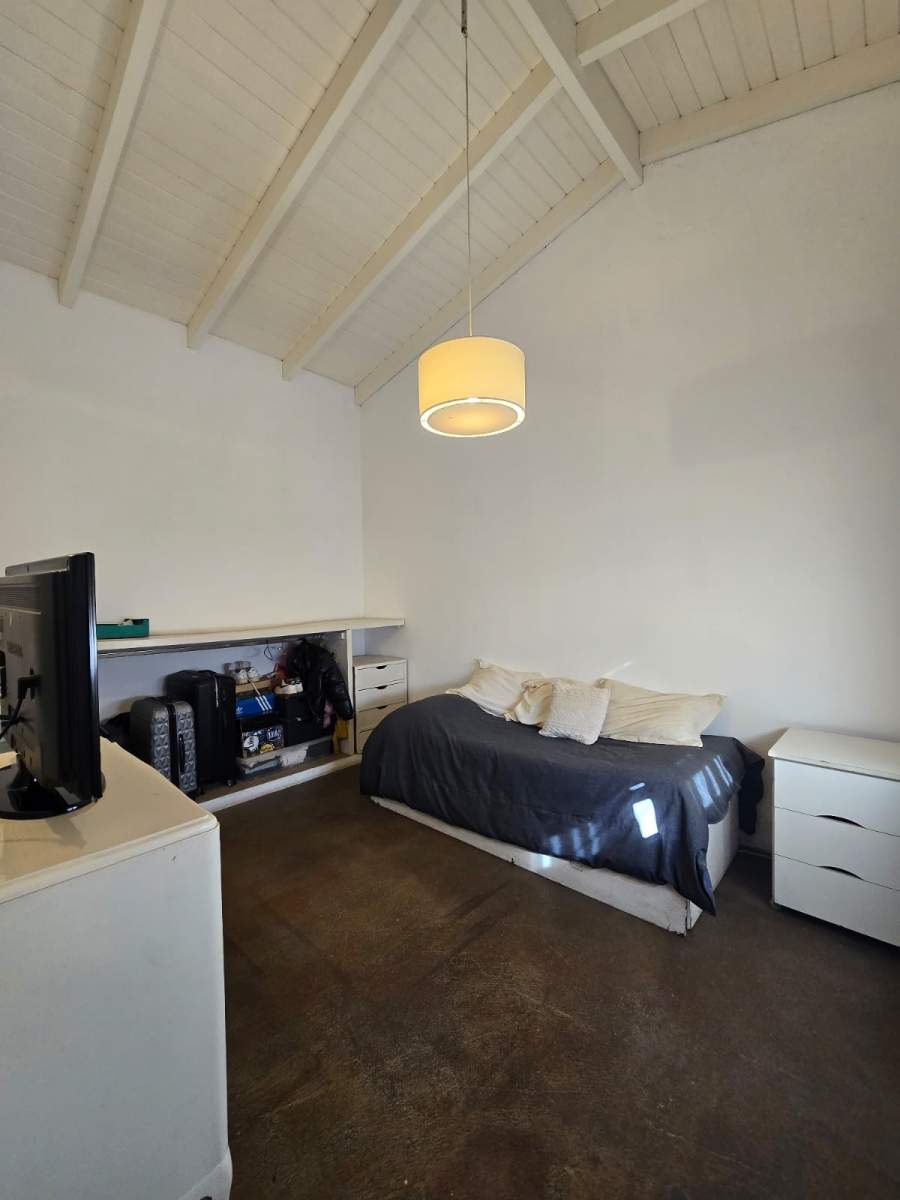 VENTA CASA EN BARRIO JARDIN DE 4 DORMITORIOS C GRAN PATIO EN EXCELENTE ESTADO !!! NO TE LA PIERDAS!!
