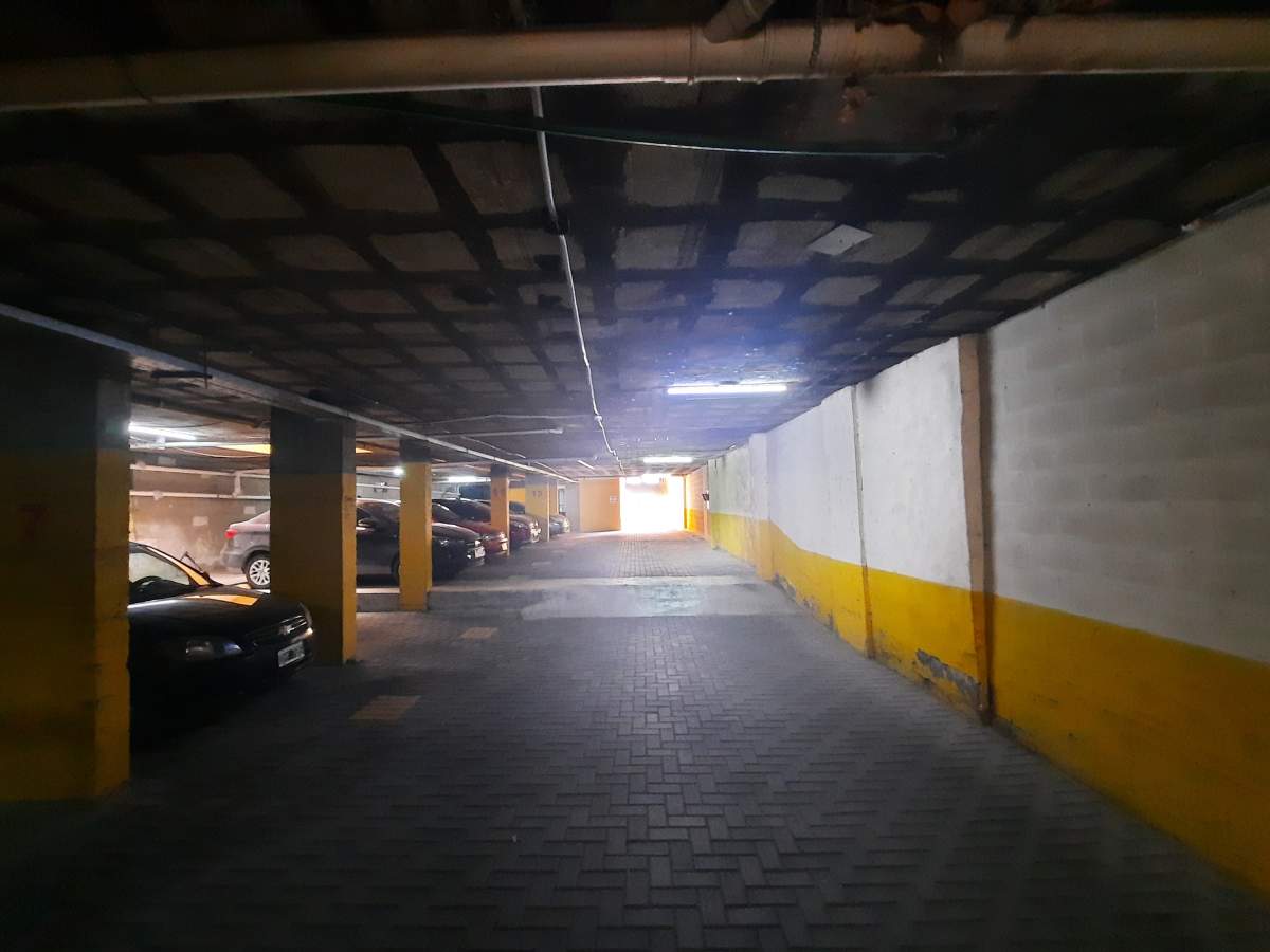 ZONA TRIBUNALES II - ALQUILO COCHERA PARA AUTO