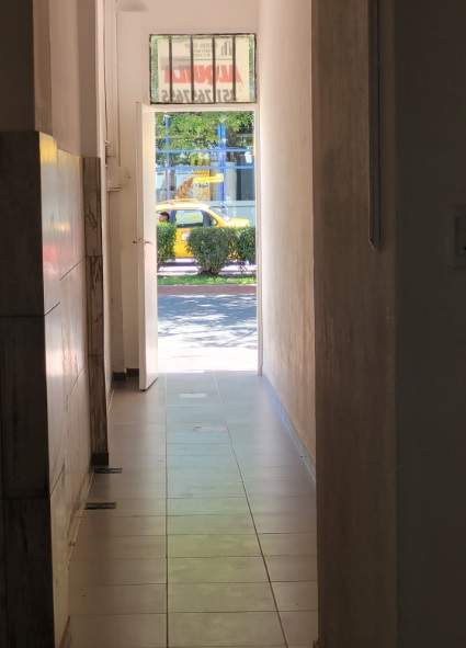 Alquilo salón comercial  sexp. frente a Nuevo Centro Shopping