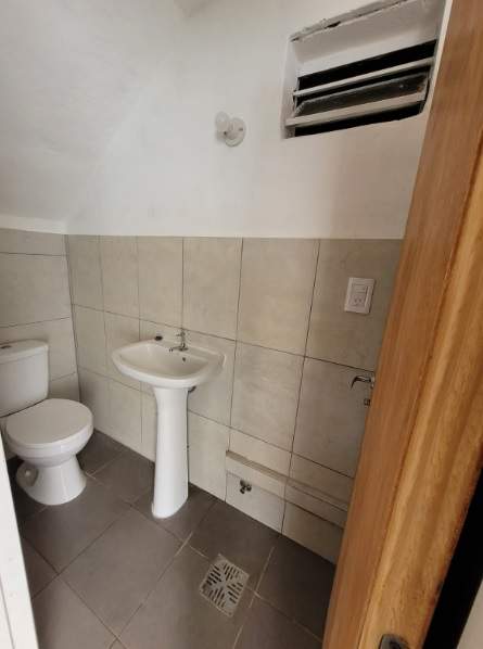 Alquilo salón comercial  sexp. frente a Nuevo Centro Shopping