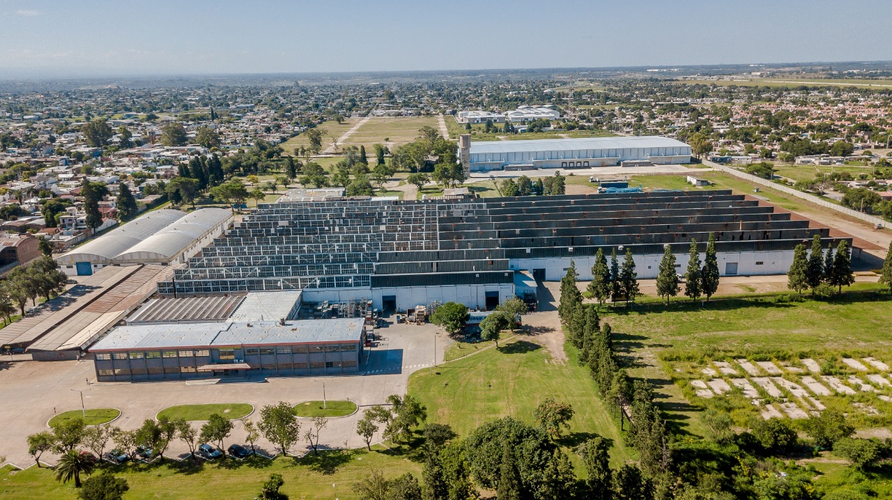 DEPOSITO AAA . 3000M2 CON OFICINAS . DOCKS, ALEROS Y ROCIADORES