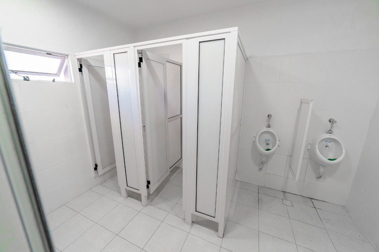 DEPOSITO AAA . 3000M2 CON OFICINAS . DOCKS, ALEROS Y ROCIADORES