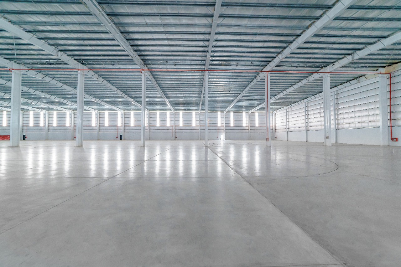 DEPOSITO AAA . 3000M2 CON OFICINAS . DOCKS, ALEROS Y ROCIADORES