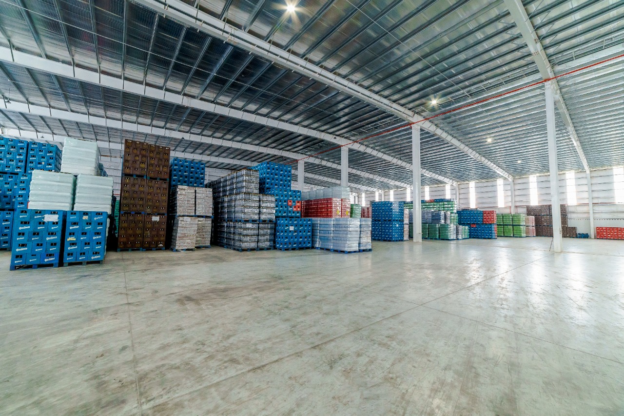 DEPOSITO AAA . 3000M2 CON OFICINAS . DOCKS, ALEROS Y ROCIADORES