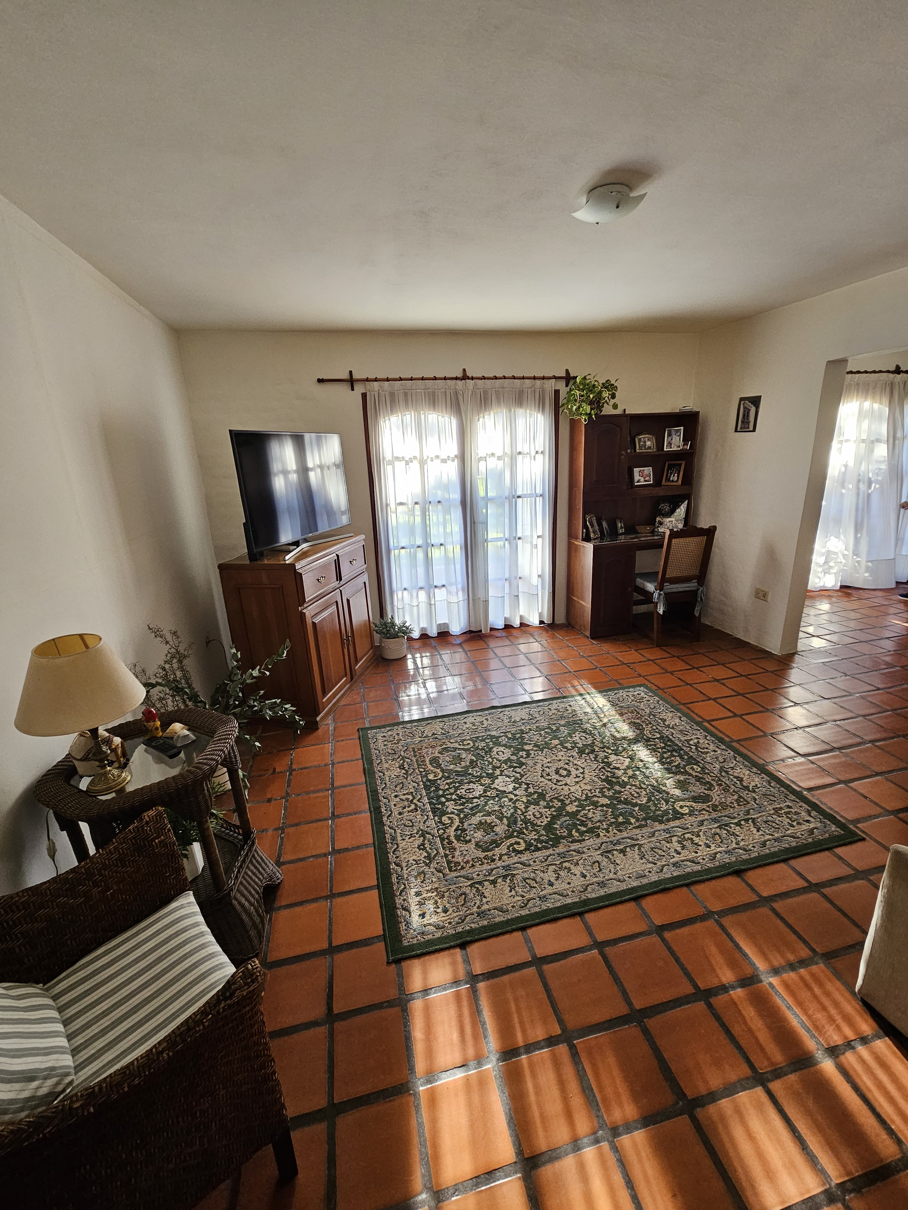 Propiedad Premium en Argello  4 Dormitorios  1.000 m de terreno  Gran Parque  Piscina