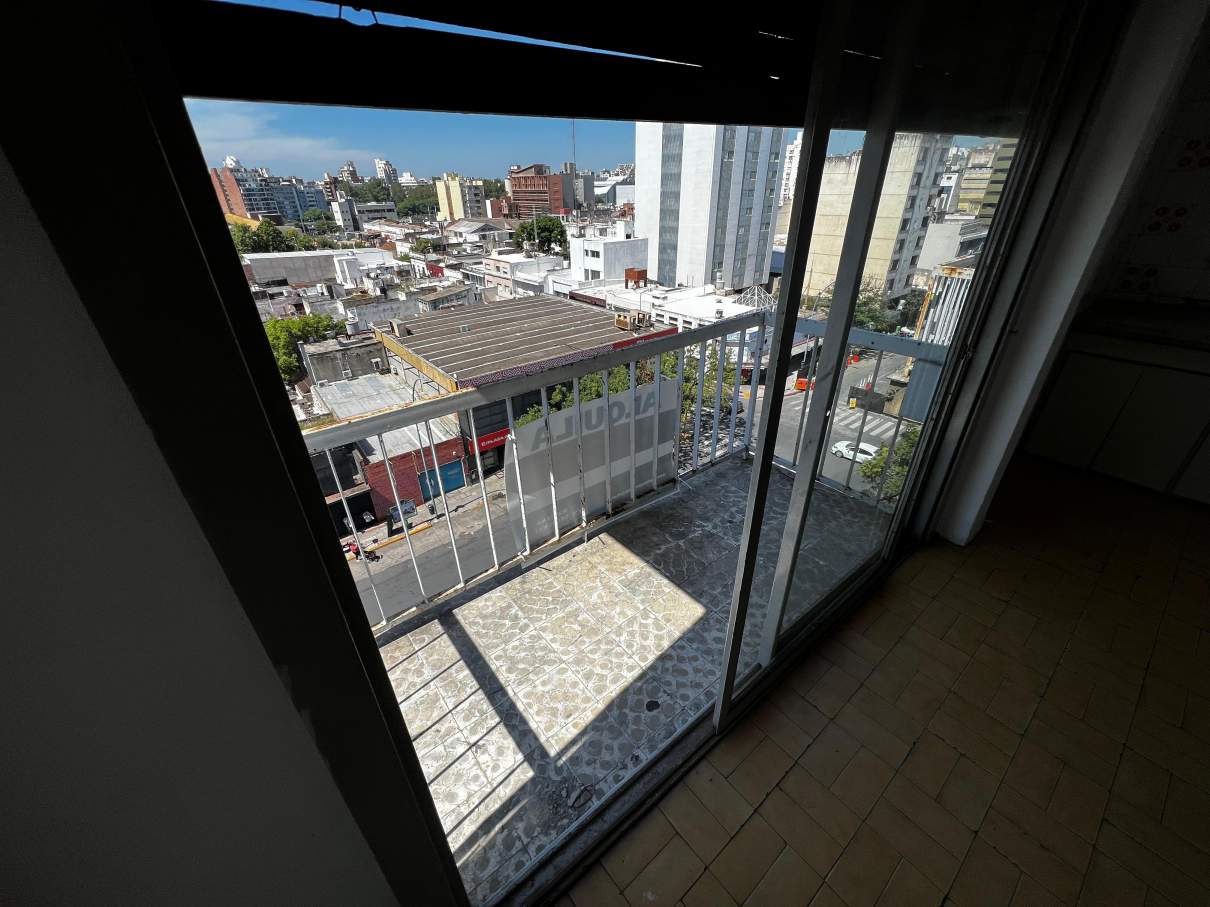 Oportunidad  1 Dormitorio con Balcones en Living y Dormitorio Maipu 431