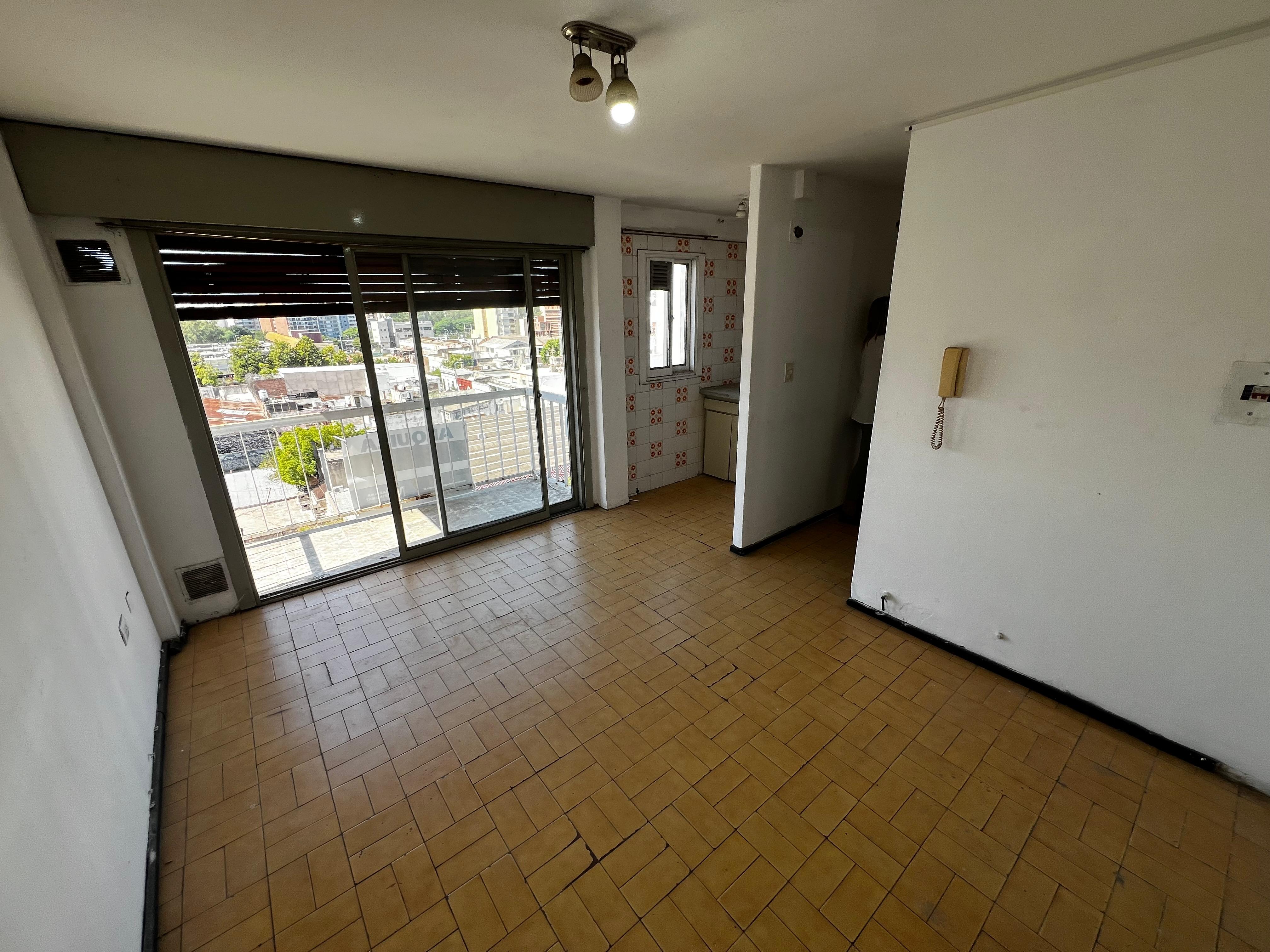 Oportunidad  1 Dormitorio con Balcones en Living y Dormitorio Maipu 431