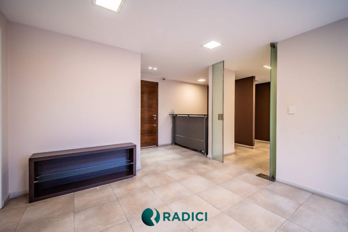 VENTA PISO DE OFICINAS EN EL MICRO CENTRO DE CORDOBA - RECICLADAS Y EN OPORTUNIDAD! LA VEMOS?