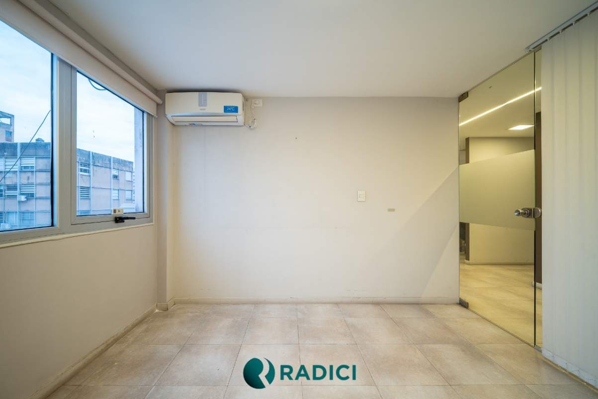 VENTA PISO DE OFICINAS EN EL MICRO CENTRO DE CORDOBA - RECICLADAS Y EN OPORTUNIDAD! LA VEMOS?