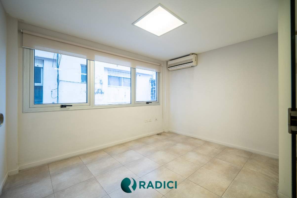 VENTA PISO DE OFICINAS EN EL MICRO CENTRO DE CORDOBA - RECICLADAS Y EN OPORTUNIDAD! LA VEMOS?