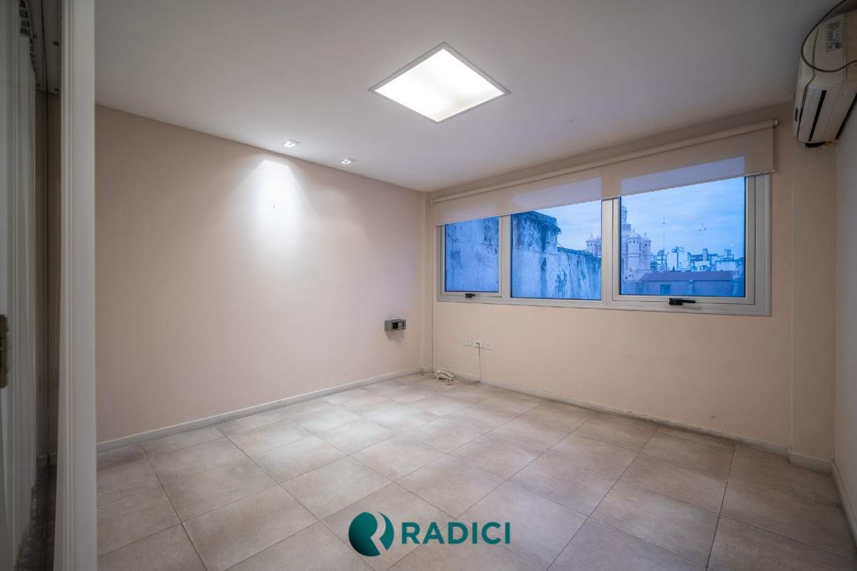 VENTA PISO DE OFICINAS EN EL MICRO CENTRO DE CORDOBA - RECICLADAS Y EN OPORTUNIDAD! LA VEMOS?