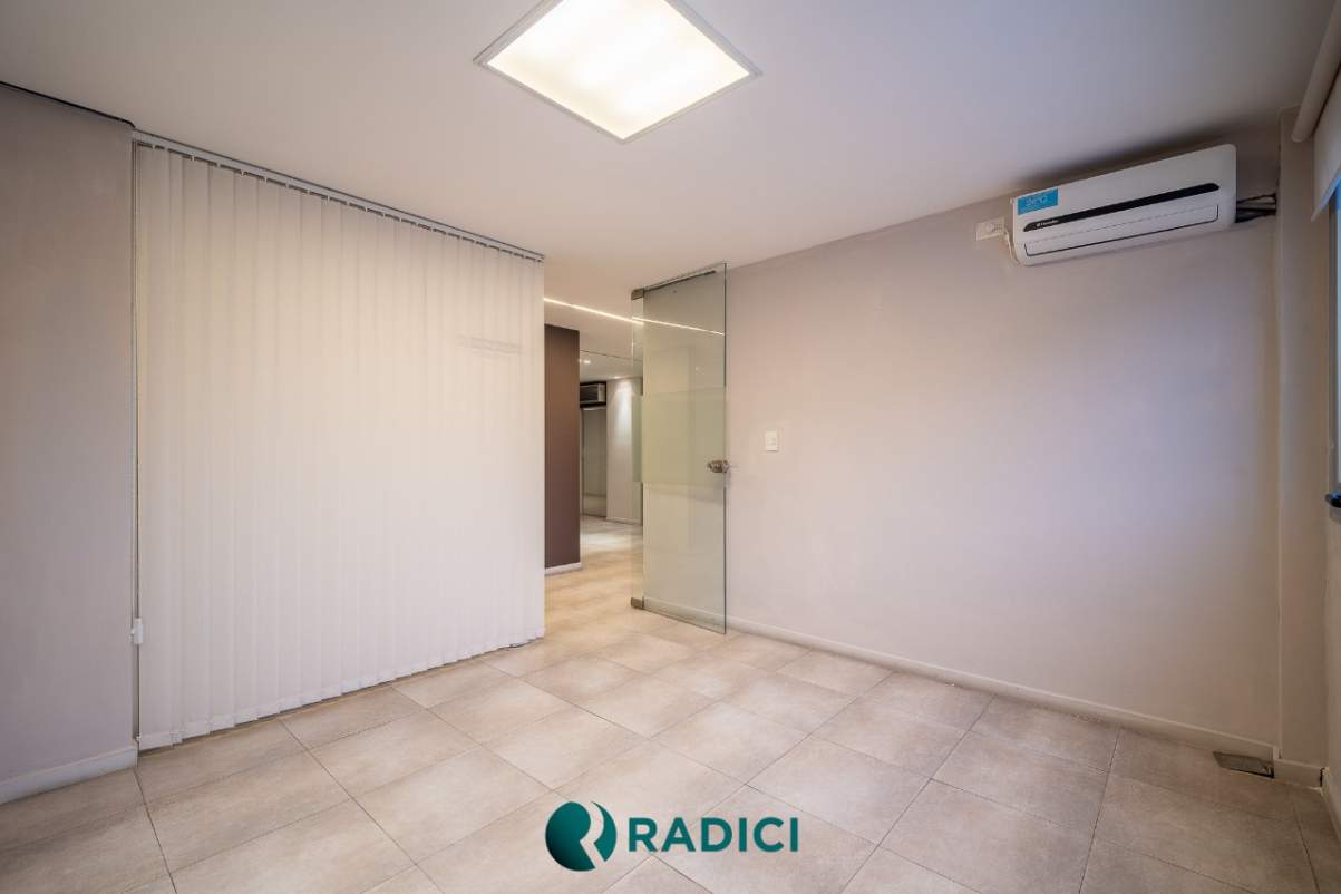 VENTA PISO DE OFICINAS EN EL MICRO CENTRO DE CORDOBA - RECICLADAS Y EN OPORTUNIDAD! LA VEMOS?