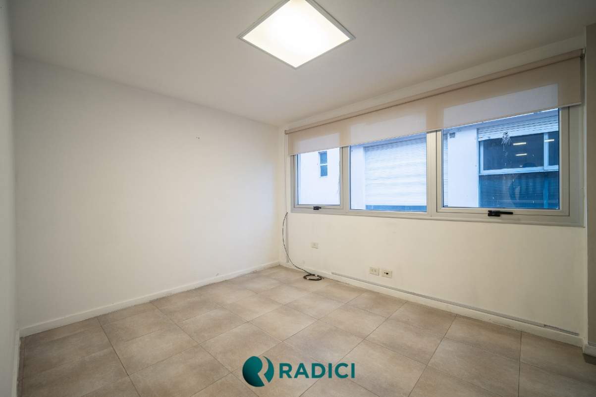 VENTA PISO DE OFICINAS EN EL MICRO CENTRO DE CORDOBA - RECICLADAS Y EN OPORTUNIDAD! LA VEMOS?