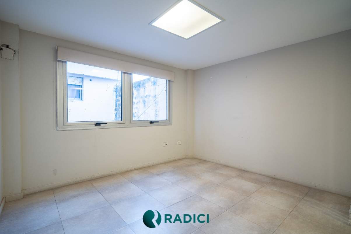 VENTA PISO DE OFICINAS EN EL MICRO CENTRO DE CORDOBA - RECICLADAS Y EN OPORTUNIDAD! LA VEMOS?