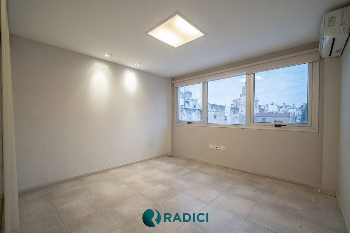 VENTA PISO DE OFICINAS EN EL MICRO CENTRO DE CORDOBA - RECICLADAS Y EN OPORTUNIDAD! LA VEMOS?