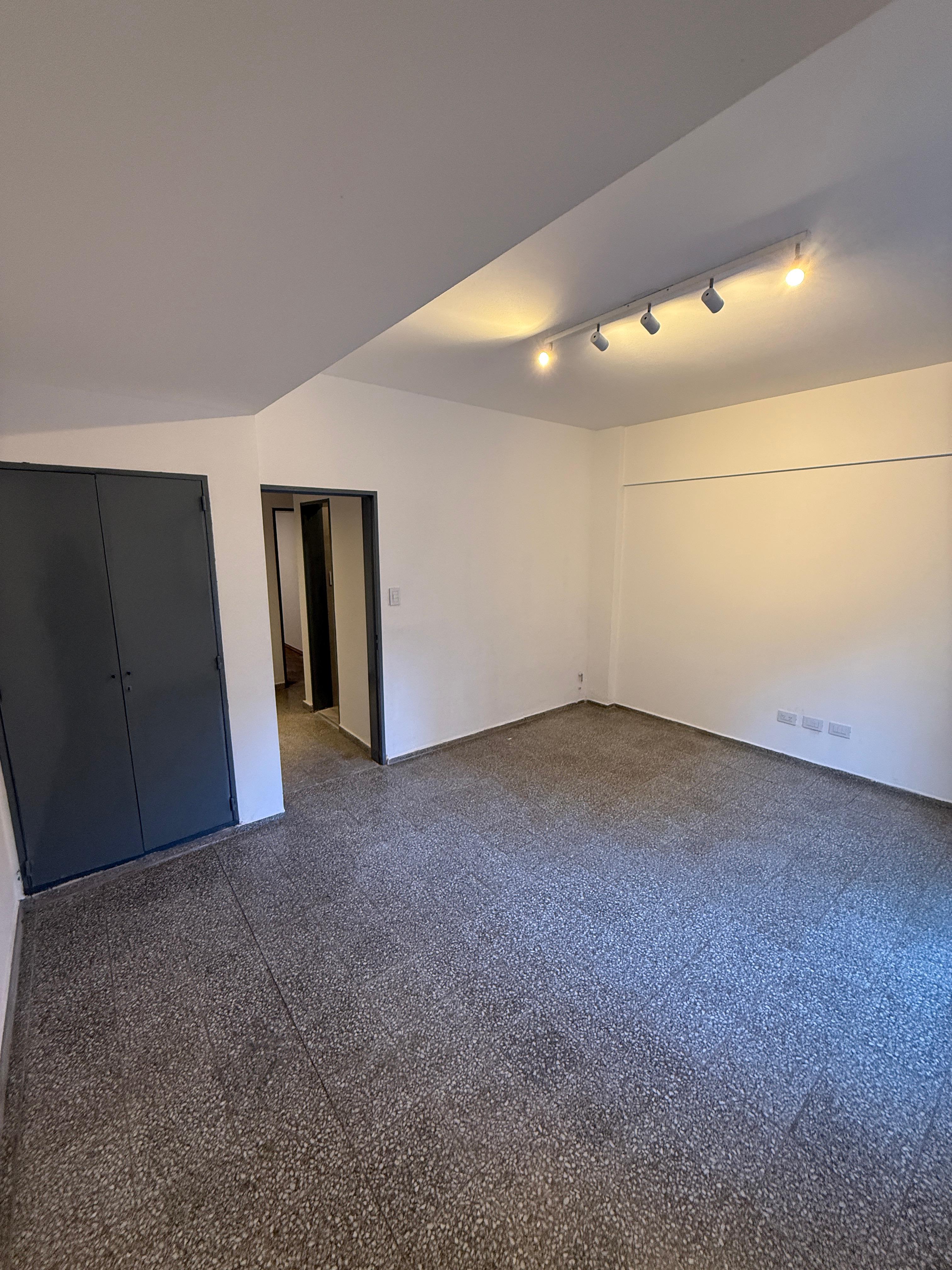 A PASOS DE CIUDAD UNIVERSITARIA NUEVA CÓRDOBA  - DPTO DE 1 DORMITORIO