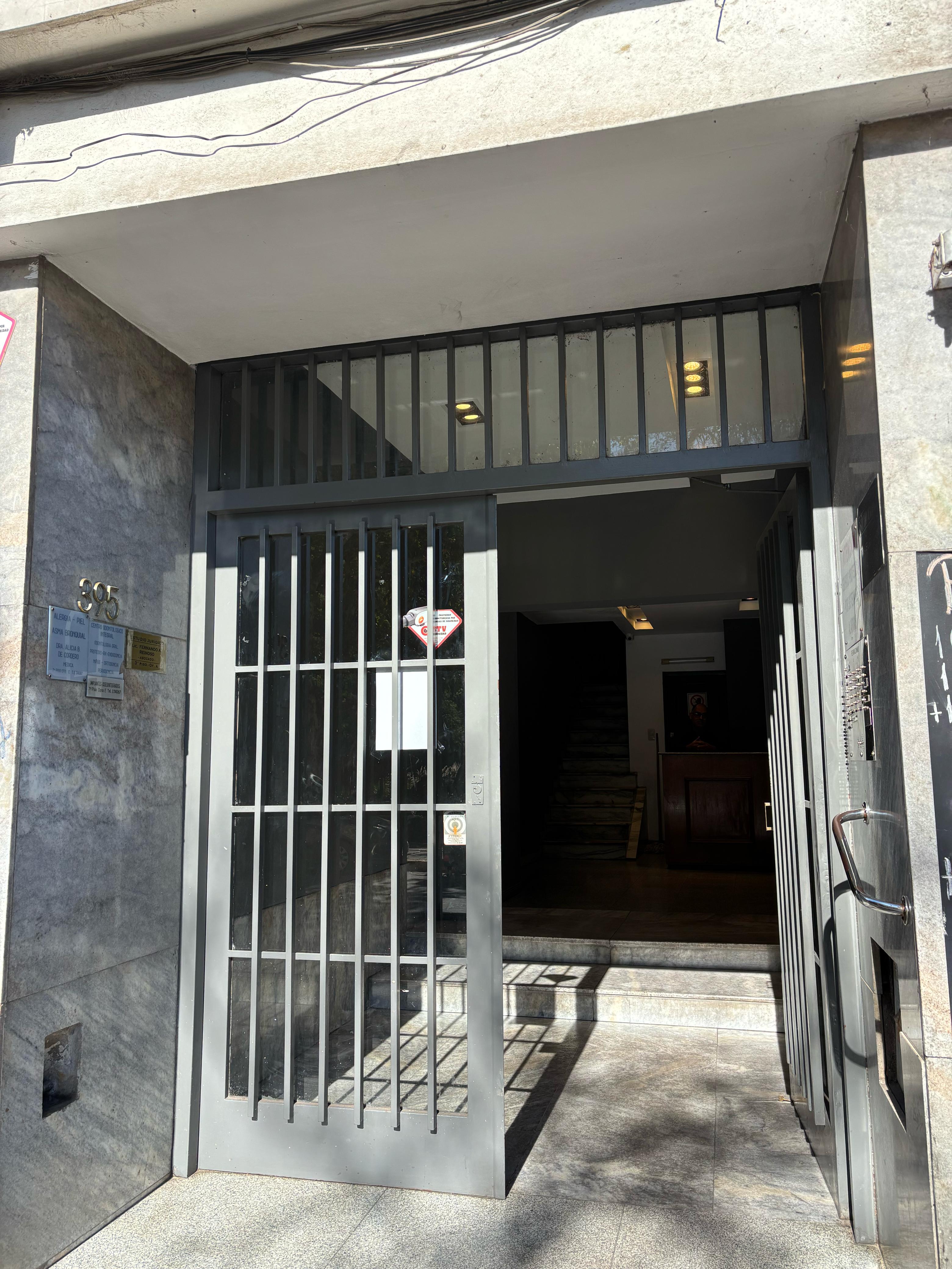 Venta Oficina , zona tribunales, Duarte Quirós y Ayacucho