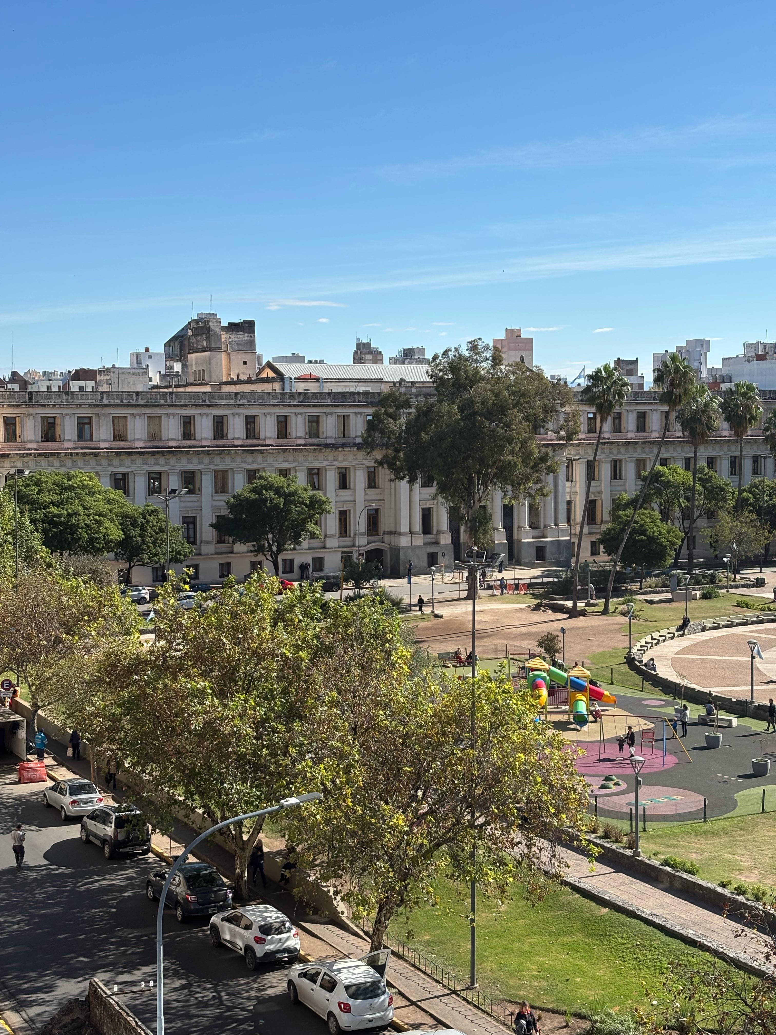 Venta Oficina , zona tribunales, Duarte Quirós y Ayacucho