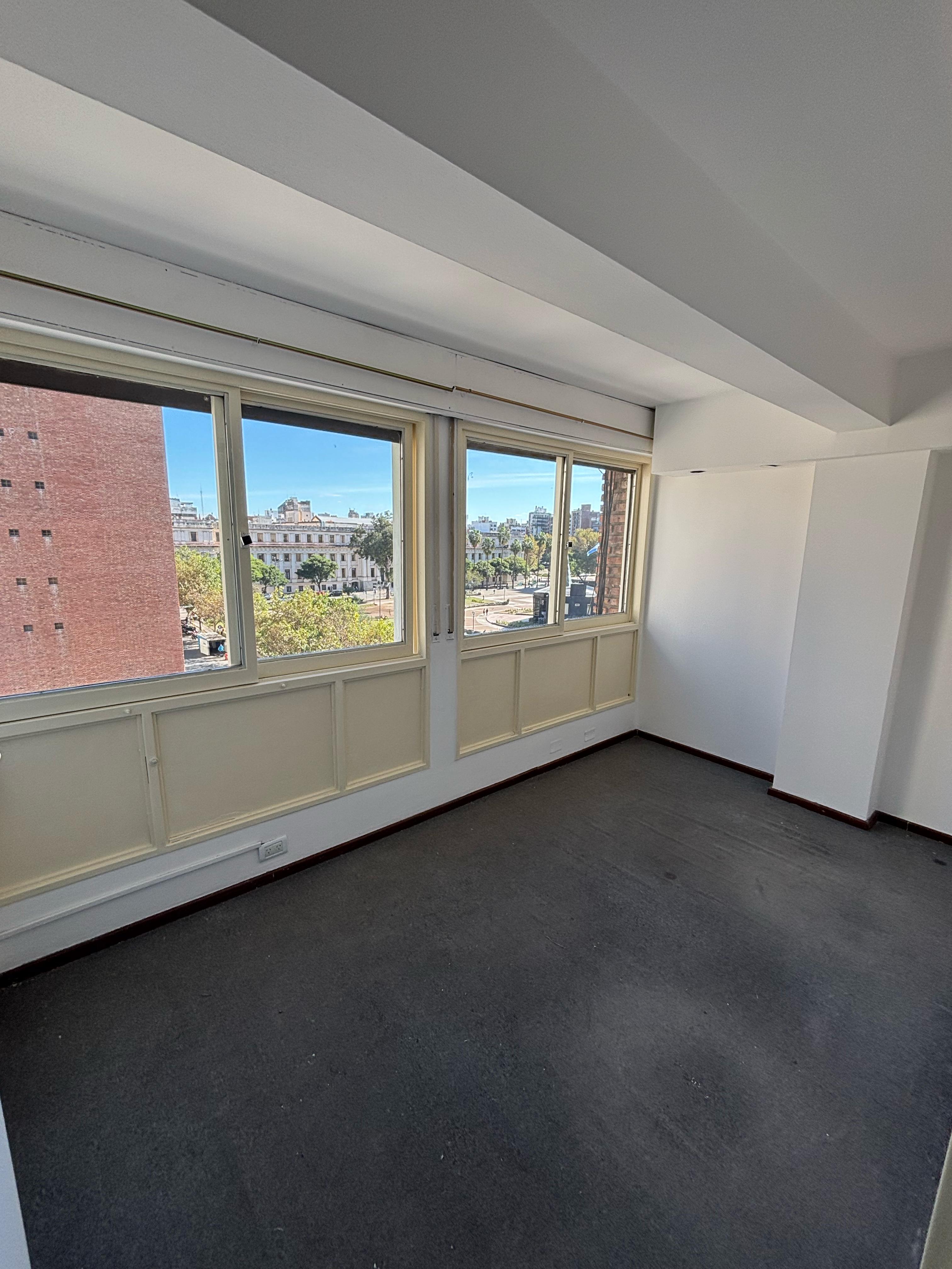 Venta Oficina , zona tribunales, Duarte Quirós y Ayacucho