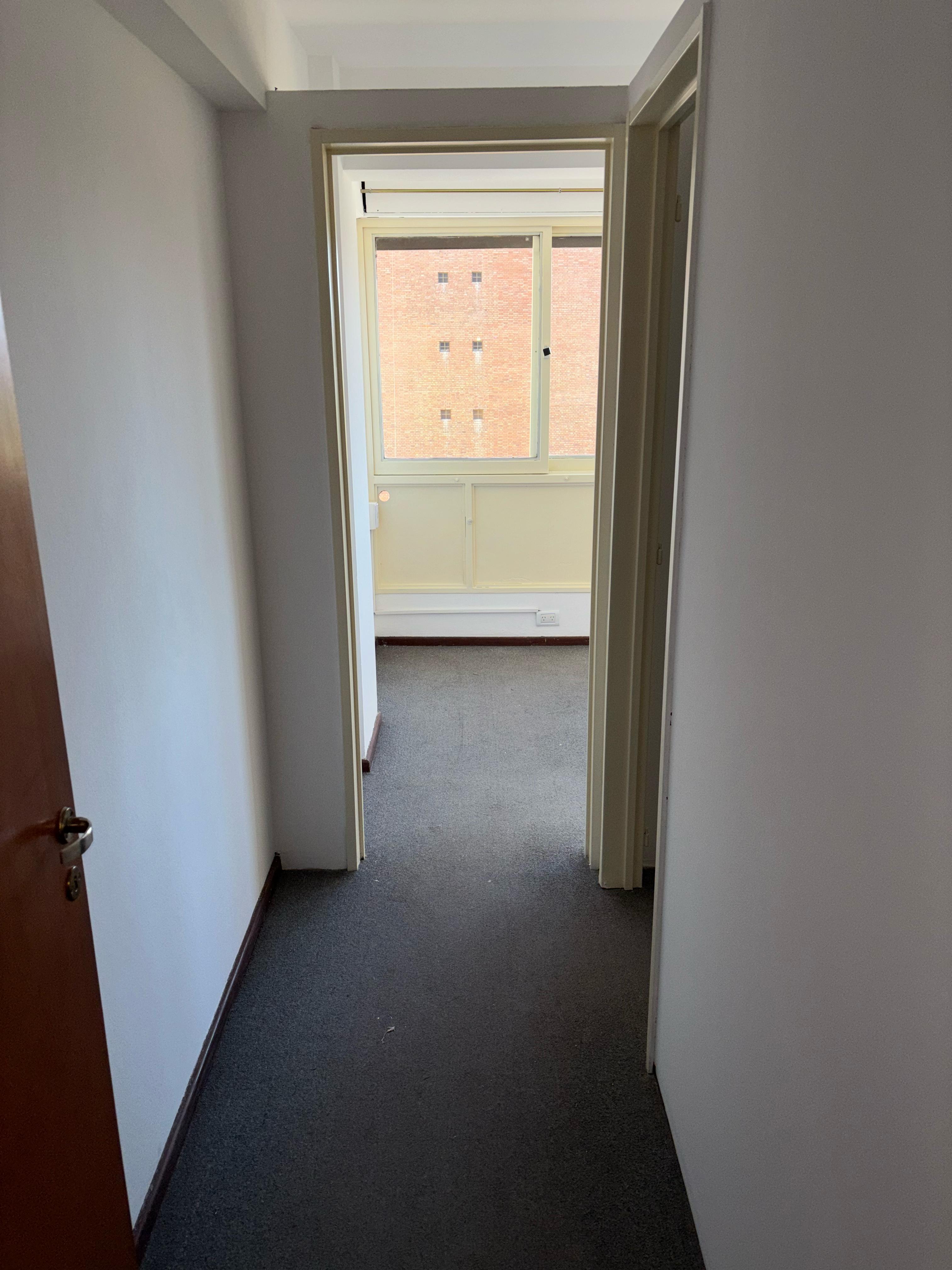 Venta Oficina , zona tribunales, Duarte Quirós y Ayacucho