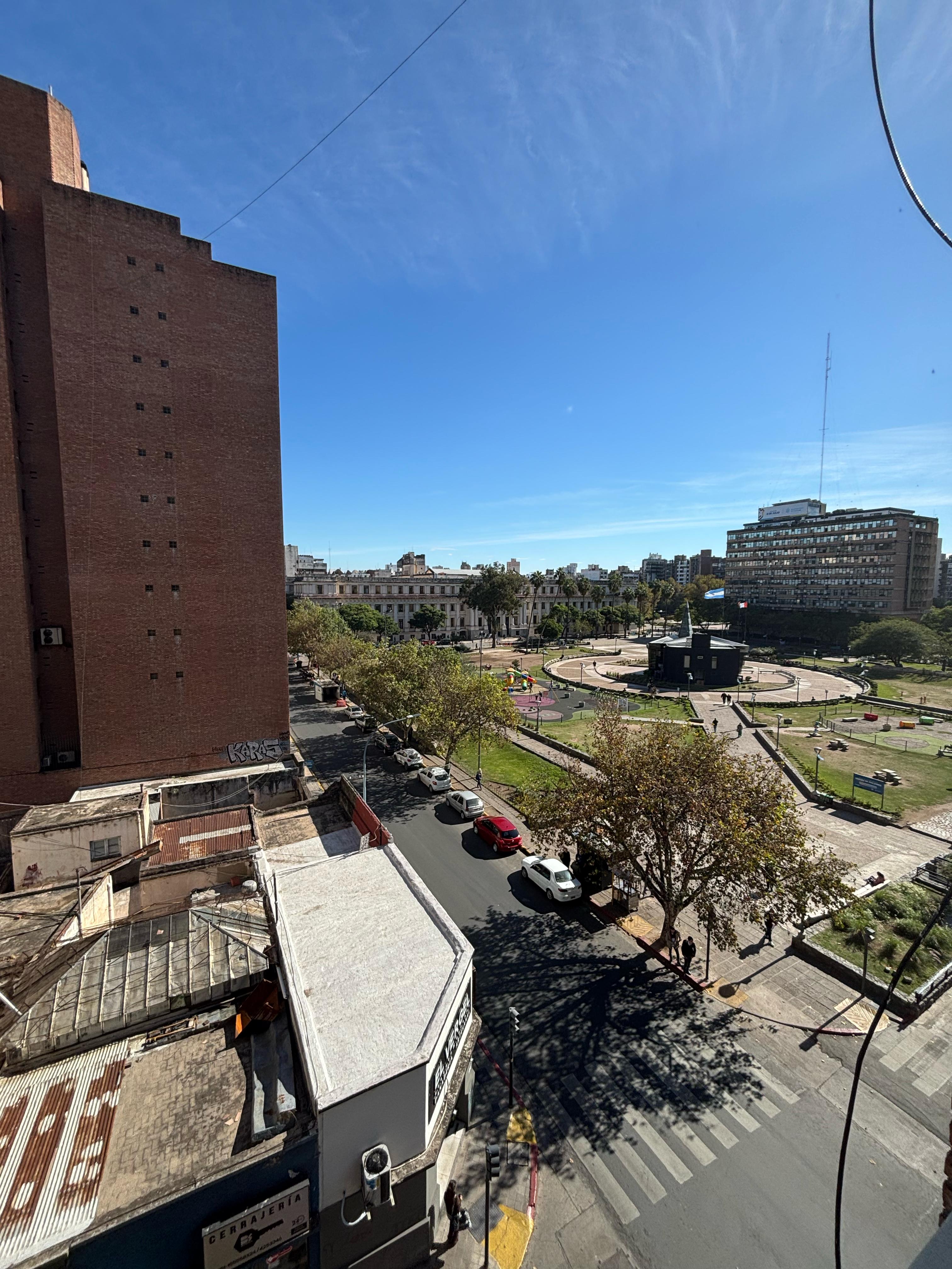 Venta Oficina , zona tribunales, Duarte Quirós y Ayacucho